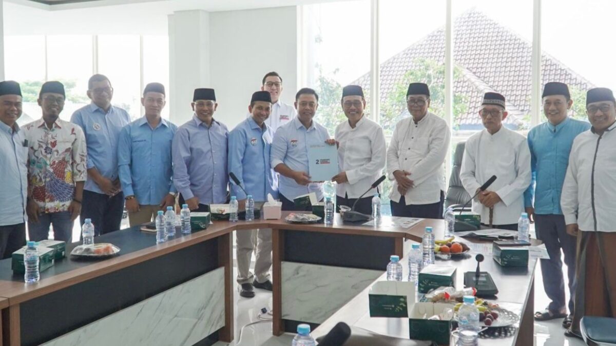 TKD Prabowo-Gibran Silaturahmi ke MUI Jatim, minta doa menang Pilpres satu putaran