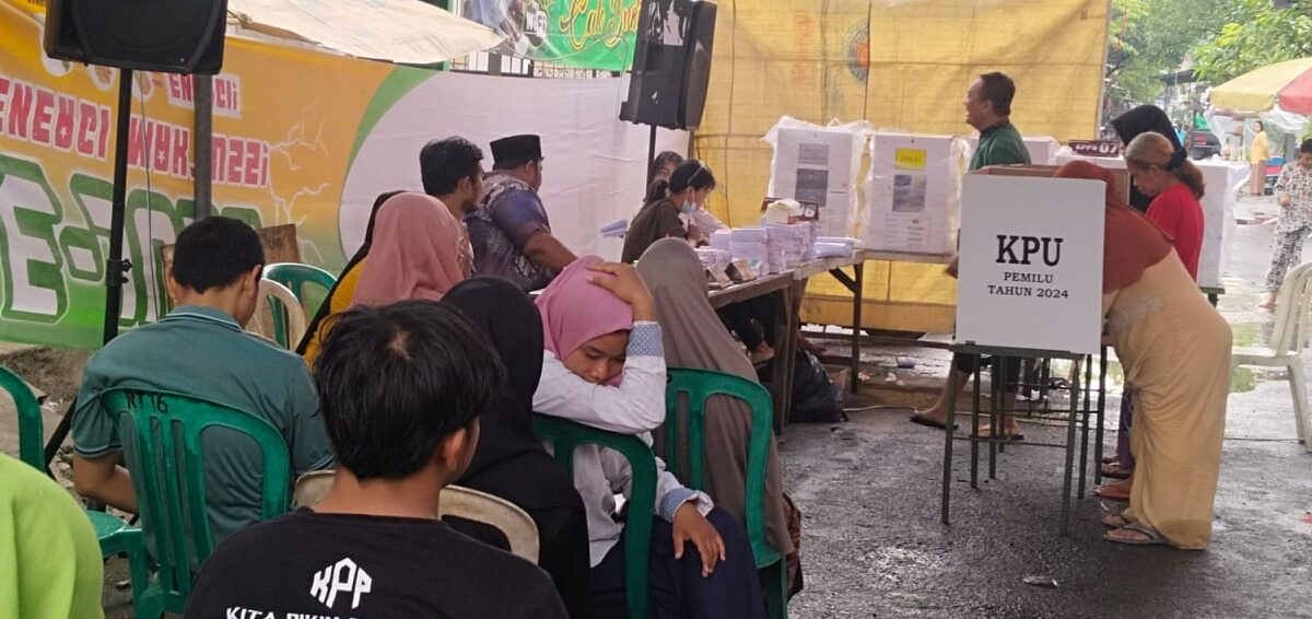Pemilu 2024 bebas isu sara, masyarakat di Surabaya antusias nyoblos