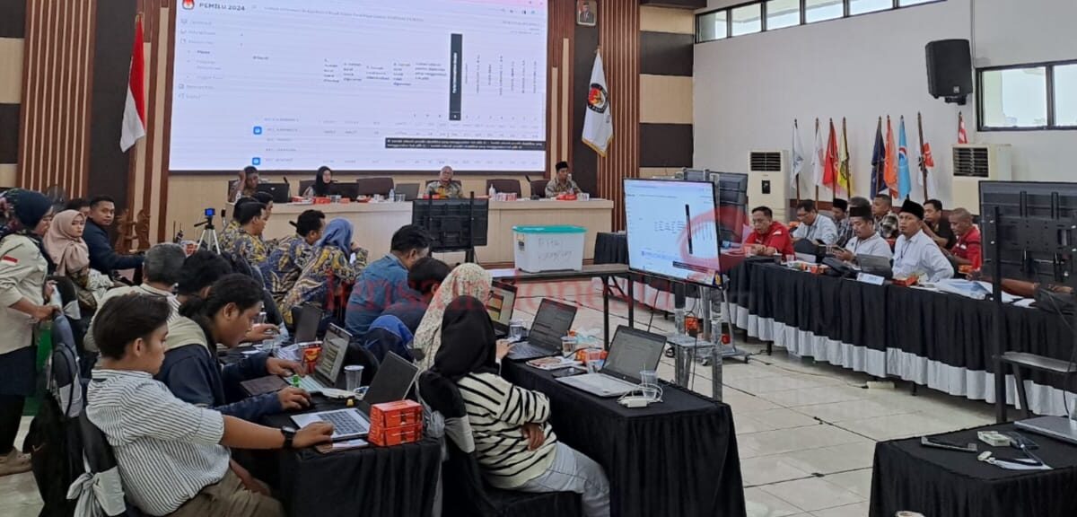 Molor dari jadwal, KPU Surabaya belum tuntaskan rekapitulasi suara Pemilu 2024