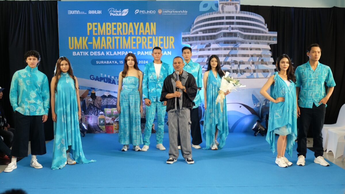 Pelindo Regional 3 pamer produk batik UMKM binaannya saat kapal pesiar Seven Seas Mariner sandar