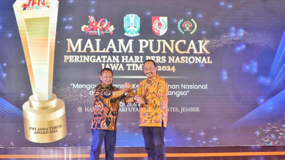 Ketua KONI Jatim M Nabil terima penghargaan Sport Achievement Award di HPN 2024