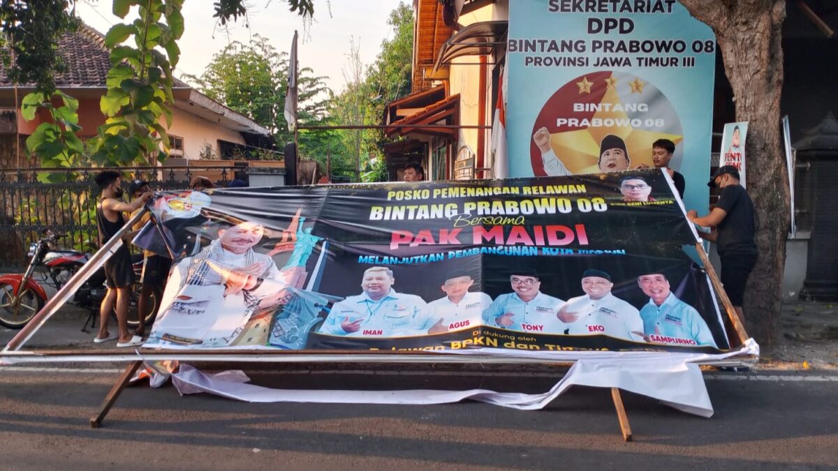 Relawan Petir Kota Madiun copot banner dukungan untuk Maidi
